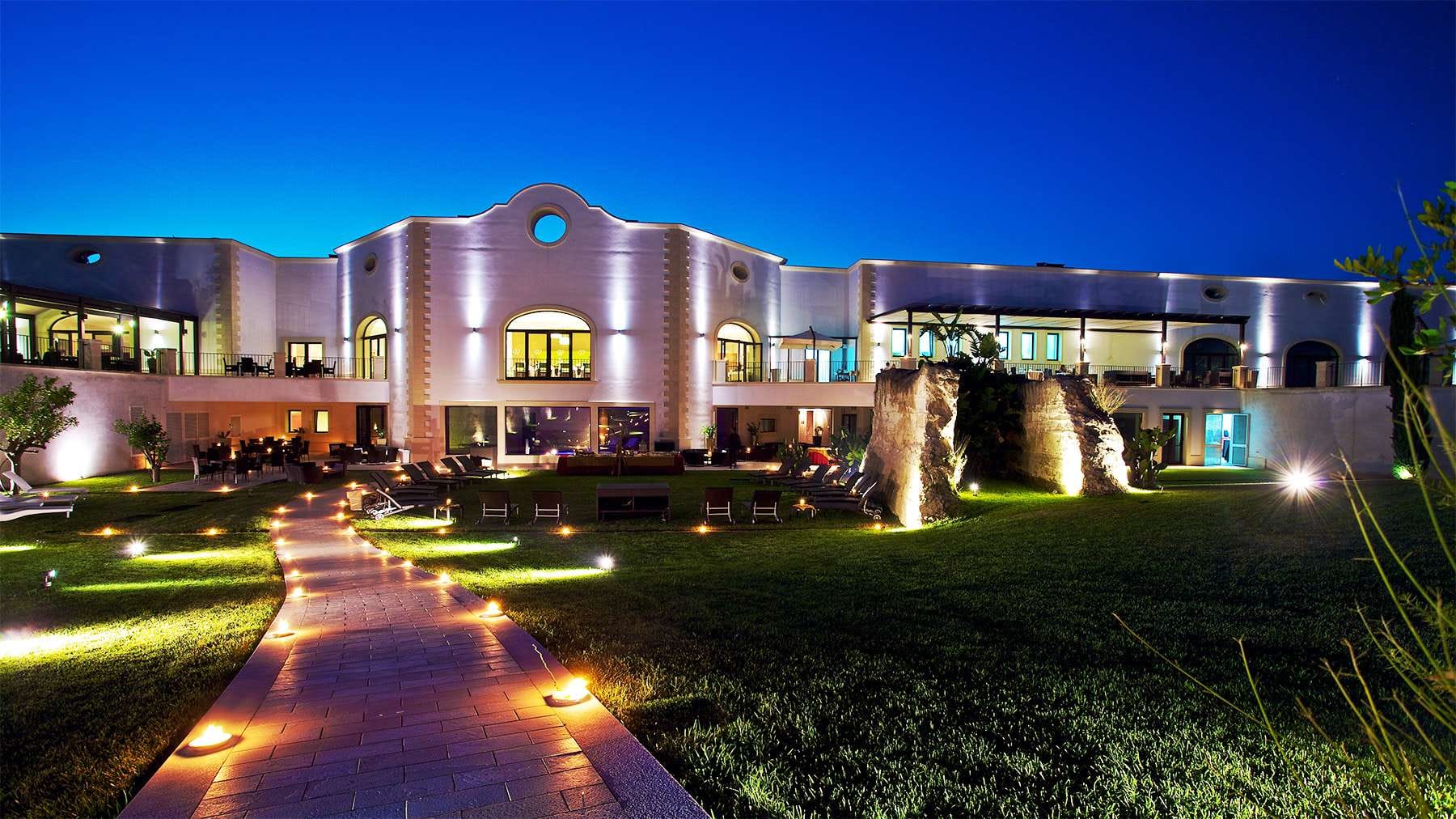 Esterno Serale Acaya